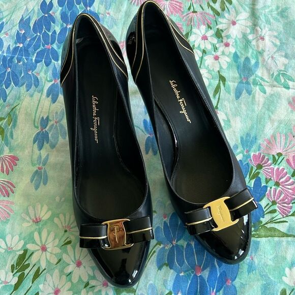 Salvatore Ferragamo Mixed Leather Heels - 9B - Picture 1 of 14